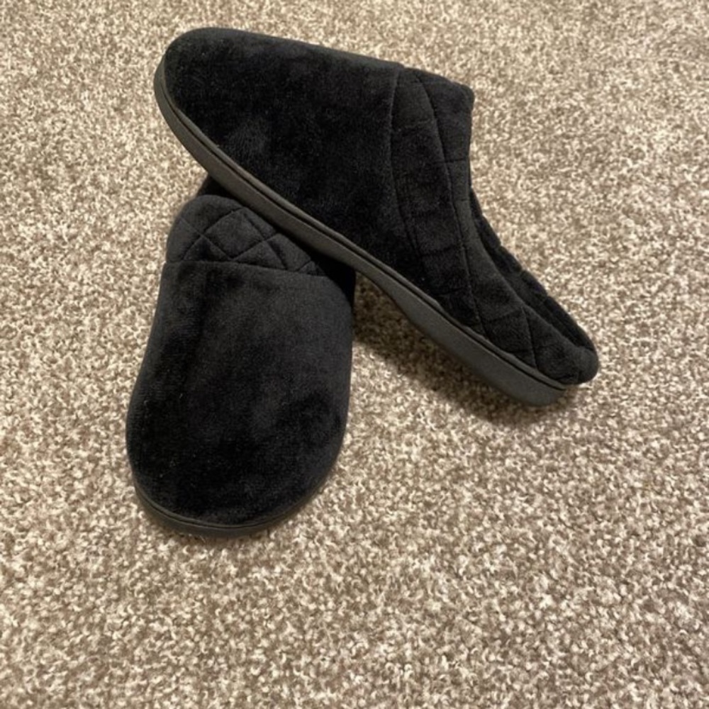 Dearfoams memory foam slippers NEW